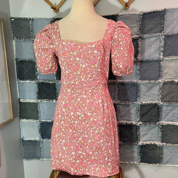AUW Dresses & Skirts - AUW Pink Floral Puff Sleeve Dress